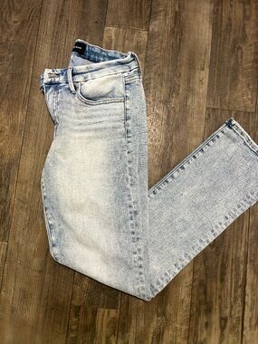 Buckle Men Jeans Straight Light Wash Blue